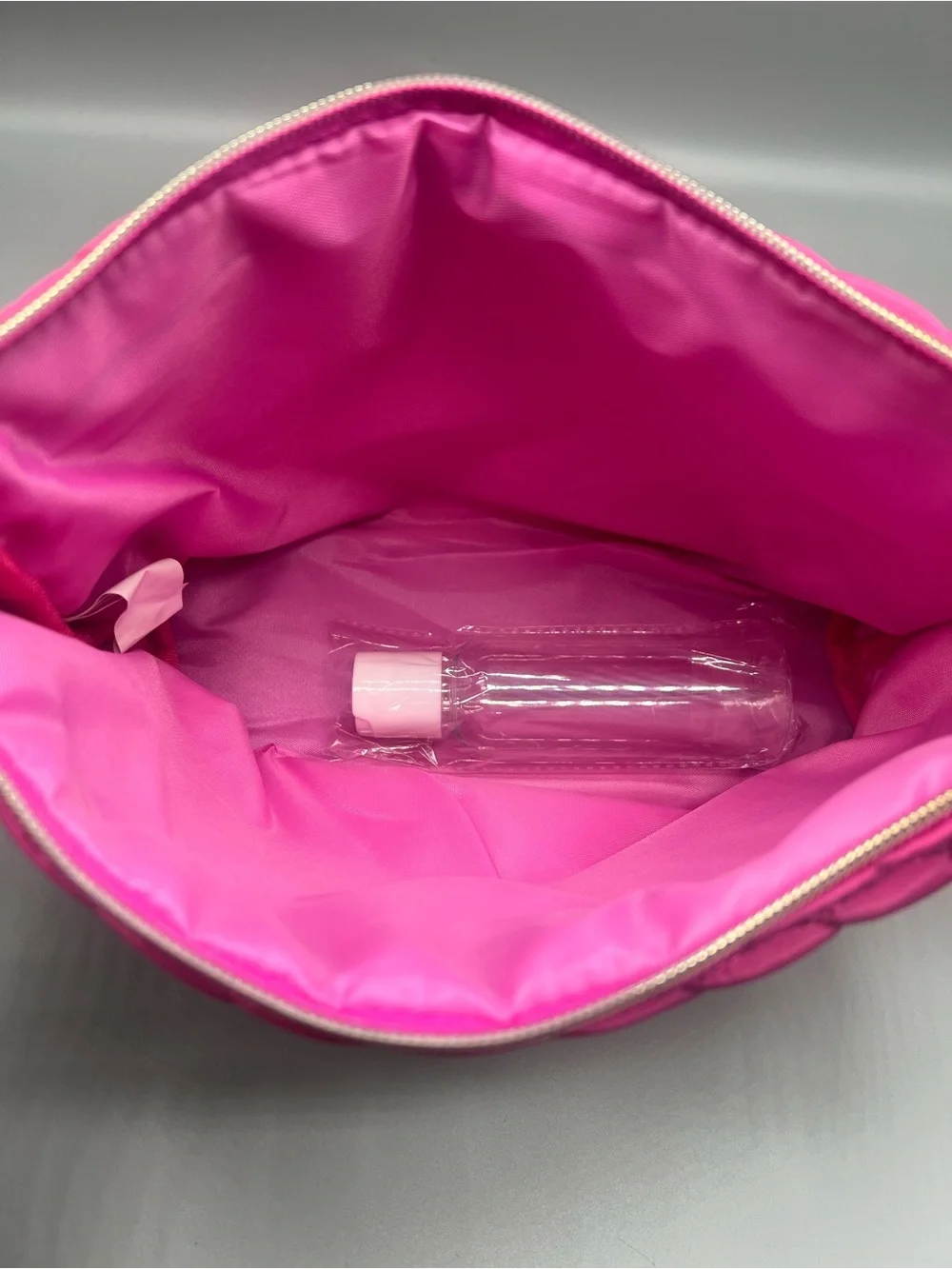 Juicy‎ couture cosmetics bag